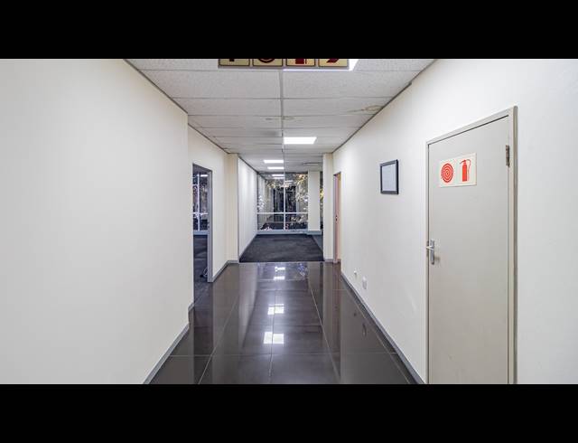 359M² OFFICE TO LET IN FERNDALE
